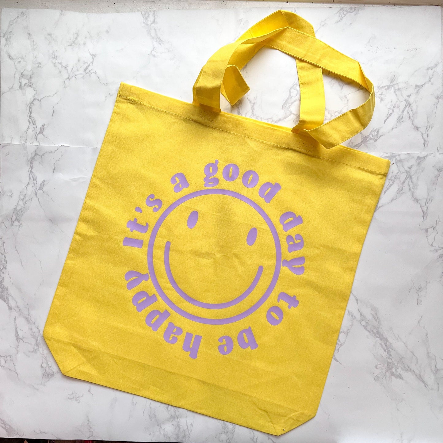 Good day to be happy tote bag